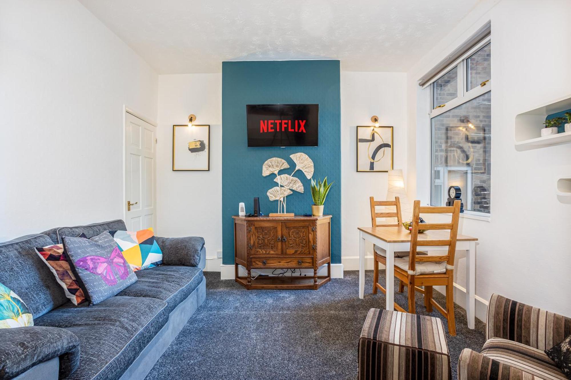 Coronation House By Yourstays - 3 Bedroom House In Newcastle-Under-Lyme Stoke-on-Trent Exteriér fotografie