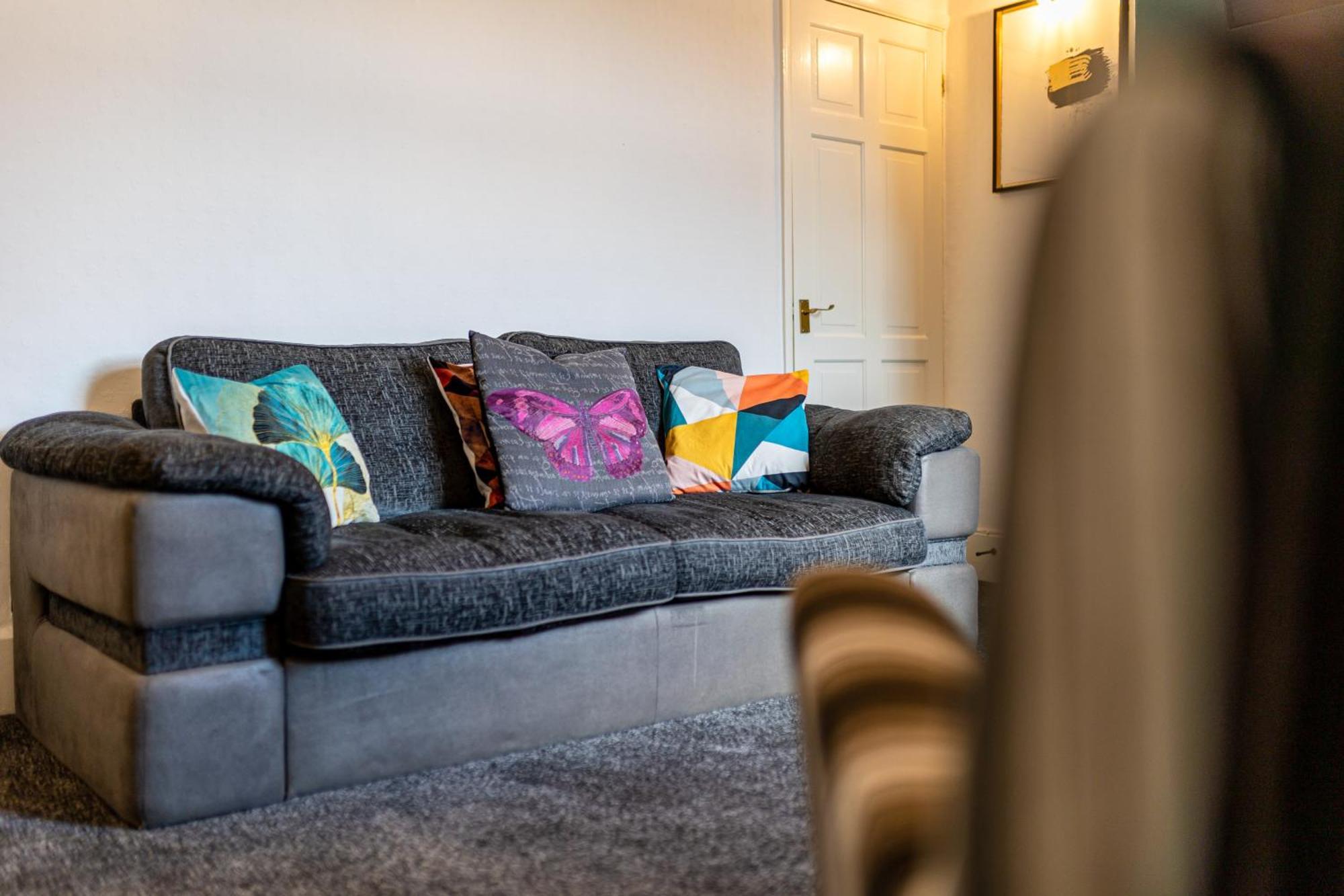 Coronation House By Yourstays - 3 Bedroom House In Newcastle-Under-Lyme Stoke-on-Trent Exteriér fotografie