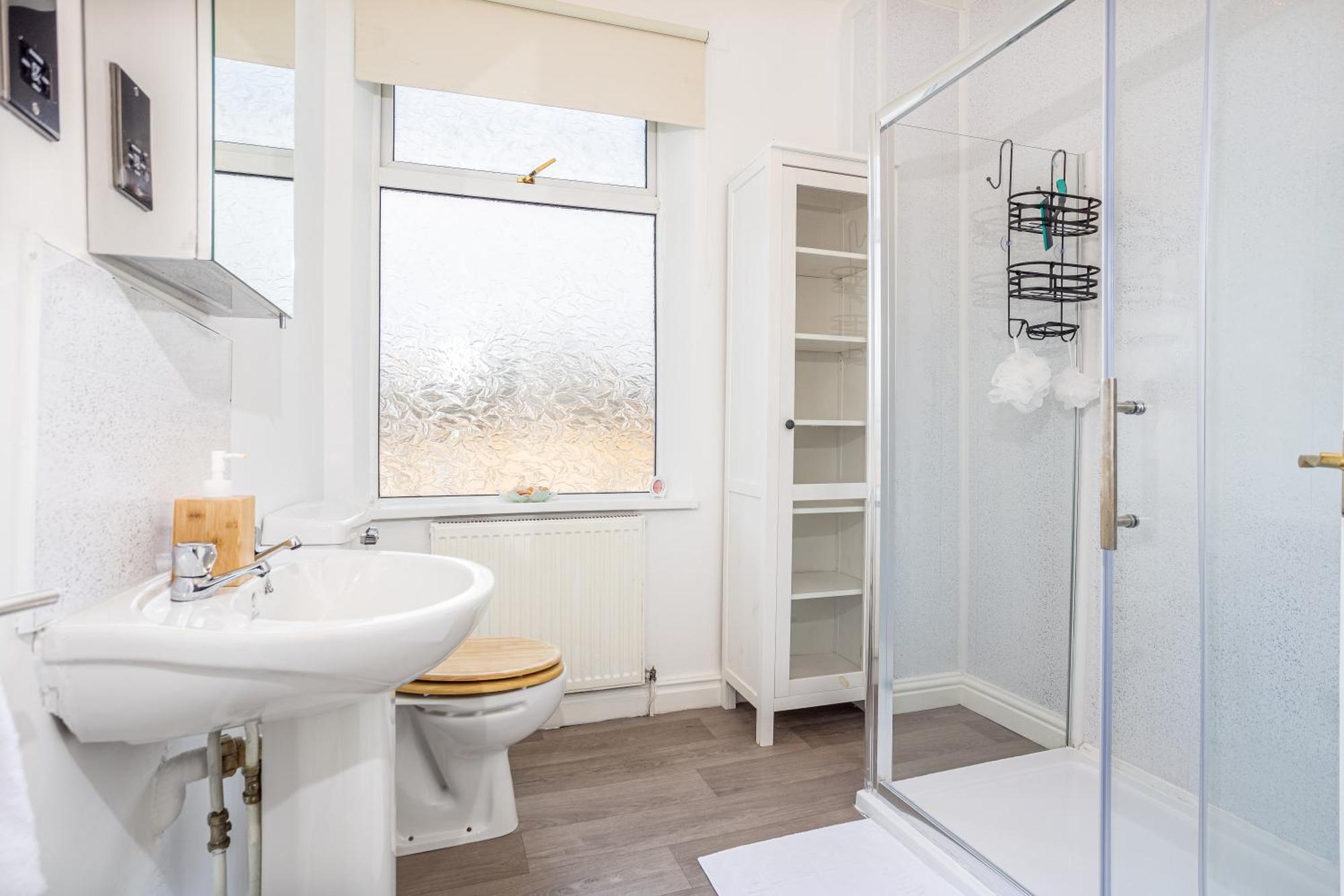 Coronation House By Yourstays - 3 Bedroom House In Newcastle-Under-Lyme Stoke-on-Trent Exteriér fotografie