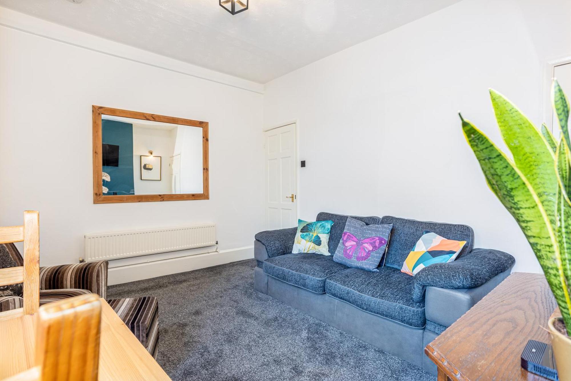 Coronation House By Yourstays - 3 Bedroom House In Newcastle-Under-Lyme Stoke-on-Trent Exteriér fotografie
