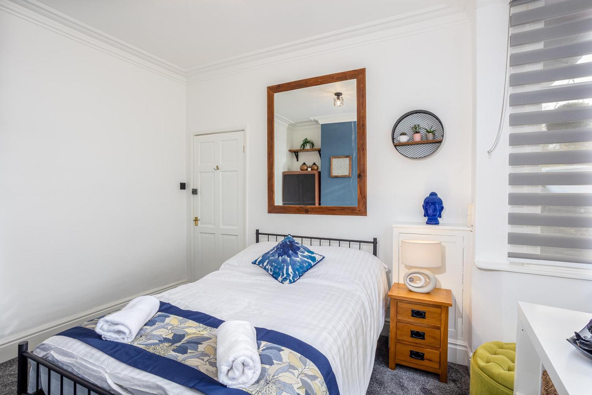 Coronation House By Yourstays - 3 Bedroom House In Newcastle-Under-Lyme Stoke-on-Trent Exteriér fotografie