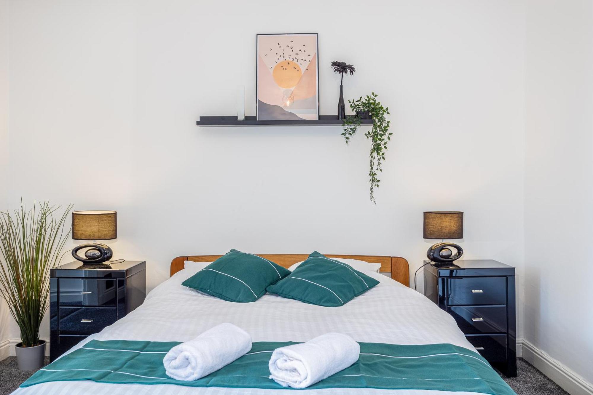 Coronation House By Yourstays - 3 Bedroom House In Newcastle-Under-Lyme Stoke-on-Trent Exteriér fotografie